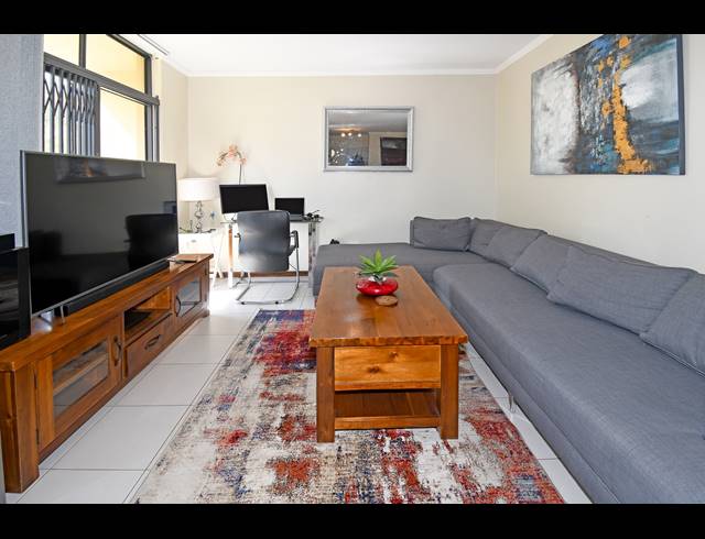 2 BEDROOM APARTMENT FOR SALE IN NORTH RIDING AH
